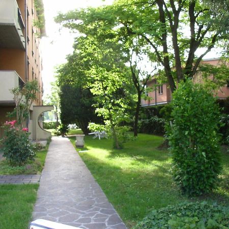 Bed and Breakfast Viamilano25 Mirandola Exterior foto